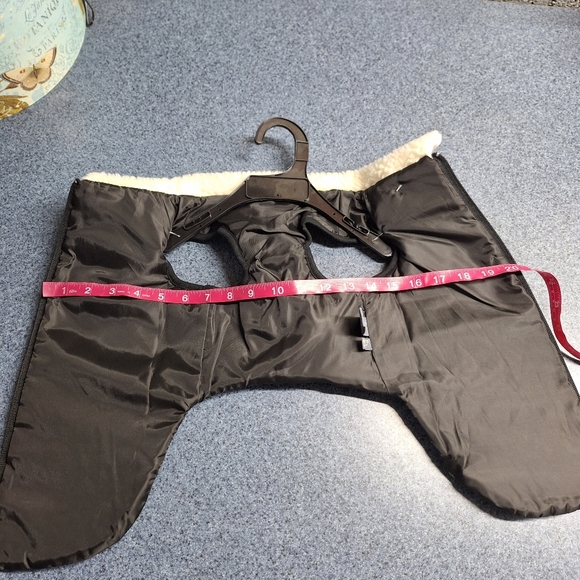 Paw & Tail Green Quilted Plaid Jacket with Sherpa Collar, Size M, RN#93677, NWT - Picture 9 of 9